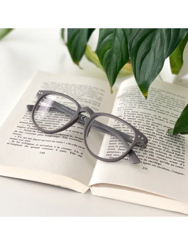 Multidistance reading glasses