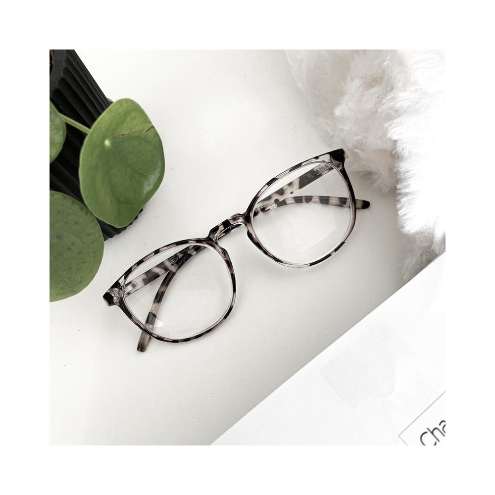 Reading glasses