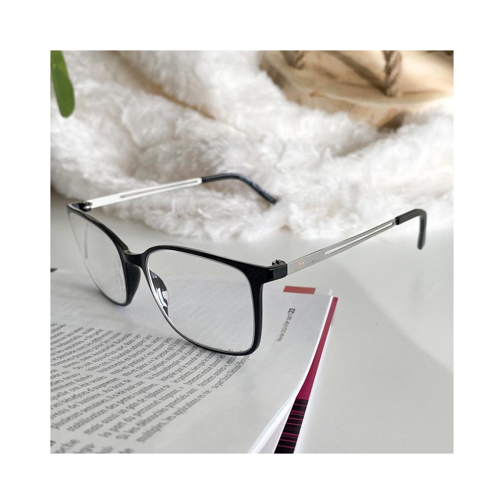 Reading glasses