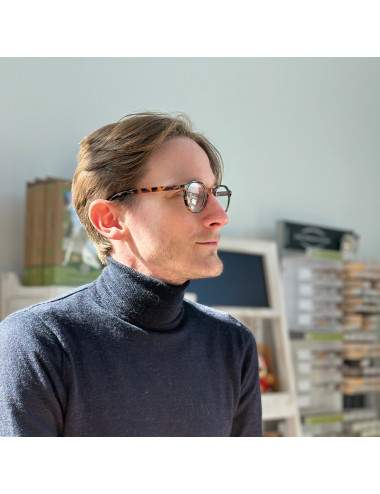 Multidistance eyeglasses for everyday visual comfort