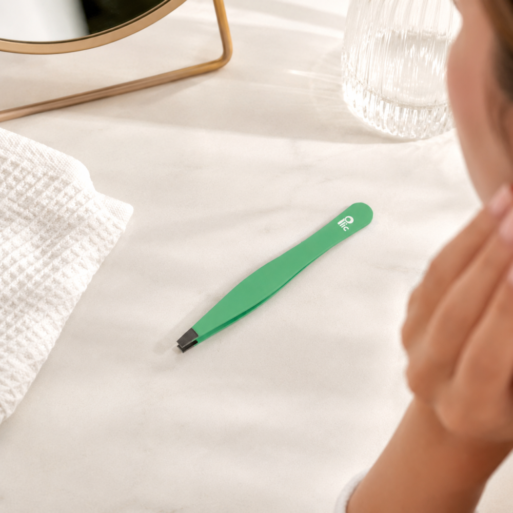 Precision tweezers for eyebrows and thick hairs