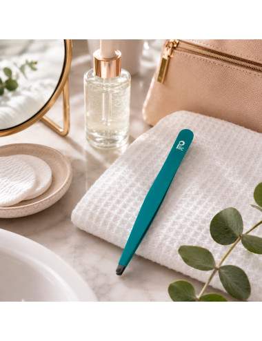 Round tip tweezers for fine hairs