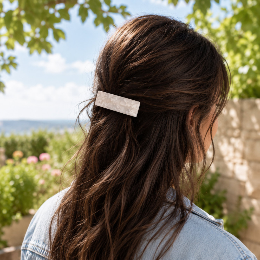 Pearl effect automatic hair barrette