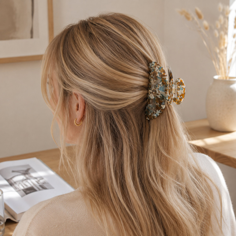 Pince cheveux effet écaille brillante femme