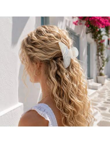 Grande pince à cheveux effet nacre blanche